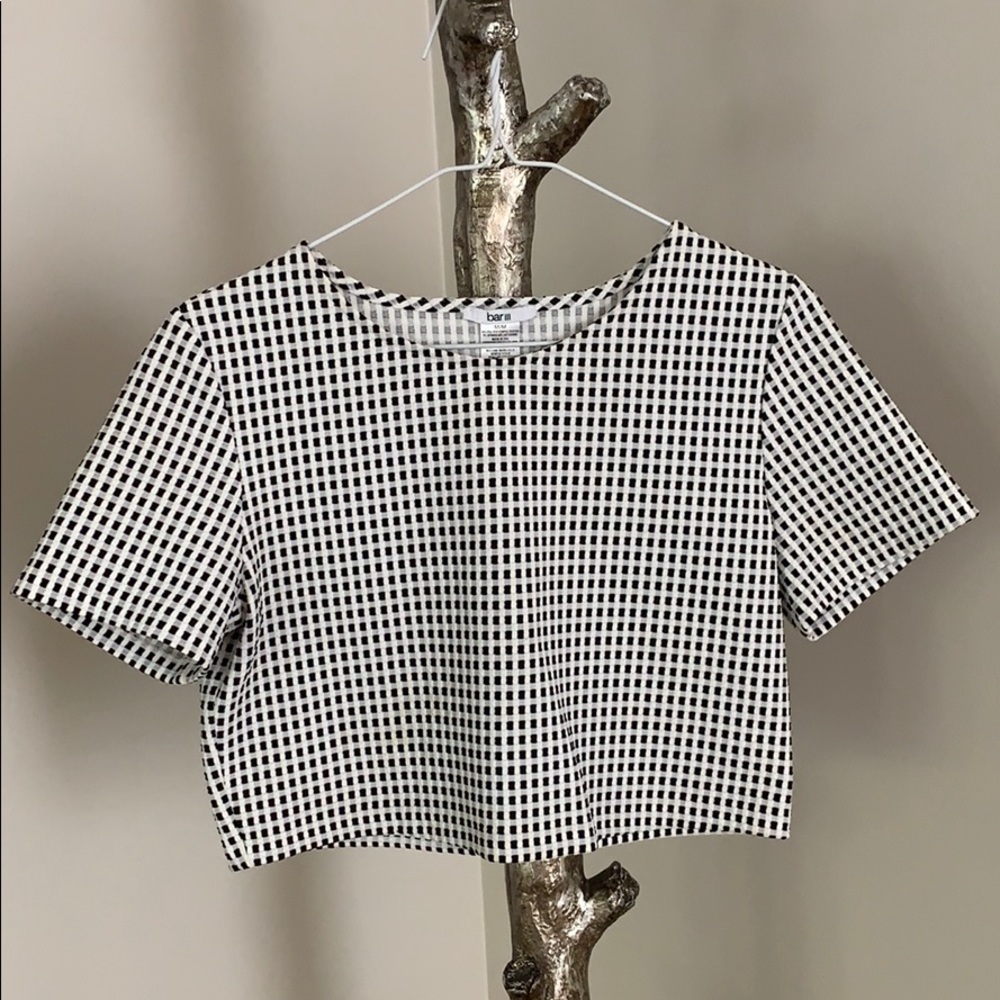 Chic & Structured Crop Top